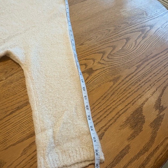 LAST CALL SEA BLEU Drapey Oversize Ivory Wool Blend Fuzzy Sweater Round Bottom L - Picture 5 of 8